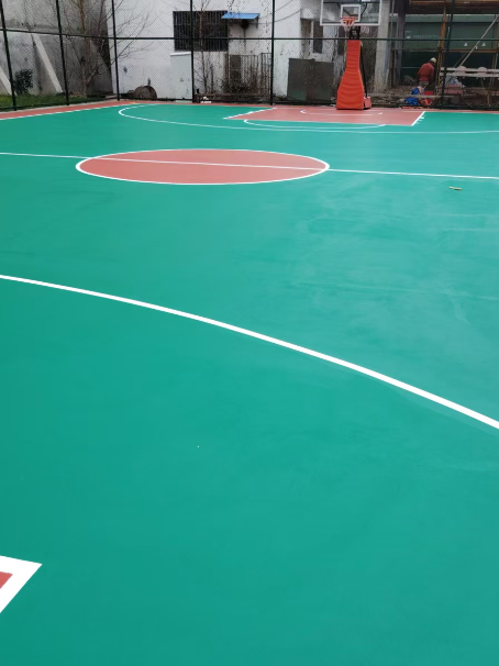 嘉禾 球场长期使用易出现地面开裂